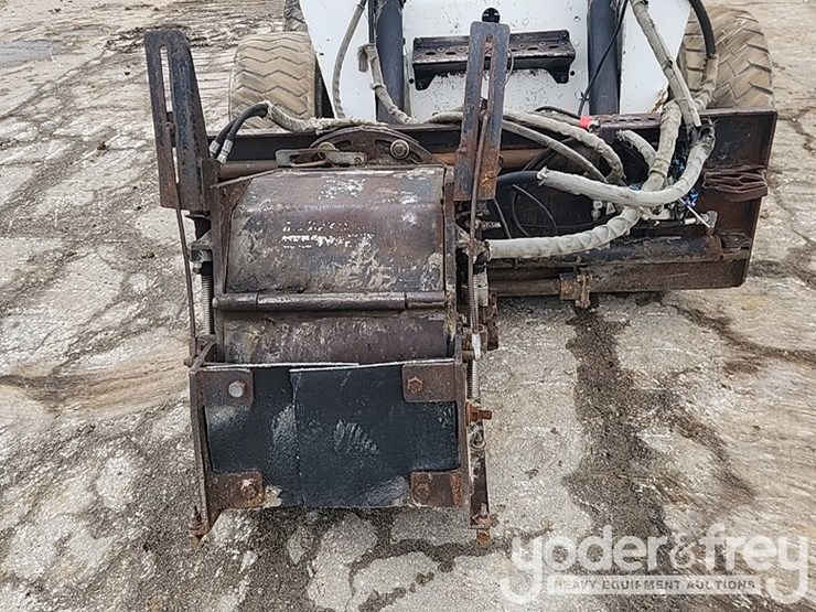 2007-bobcat-s300-image-18