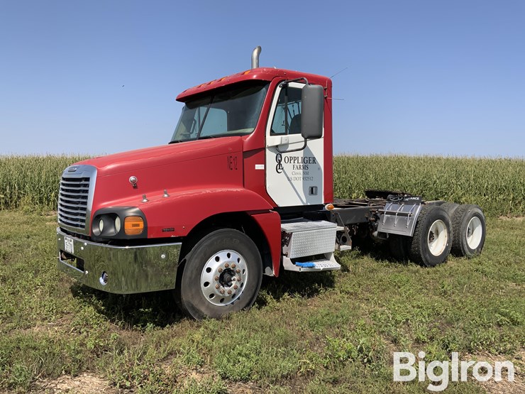 2007-freightliner-cst120-century-class-s/t-t/a-day-cab-truck-tractor-image-1