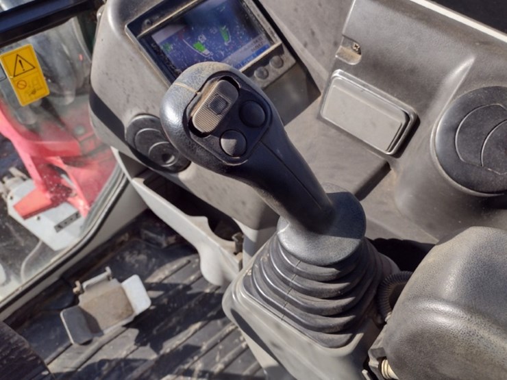 18-takeuchi-tb260cra-excavator-(qea-4048)-image-9