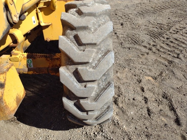 caterpillar-420d-image-23