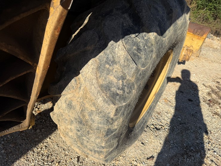 caterpillar-420d-image-11