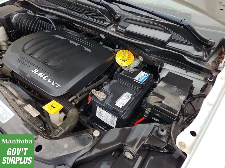 2015-dodge-grand-caravan-image-24