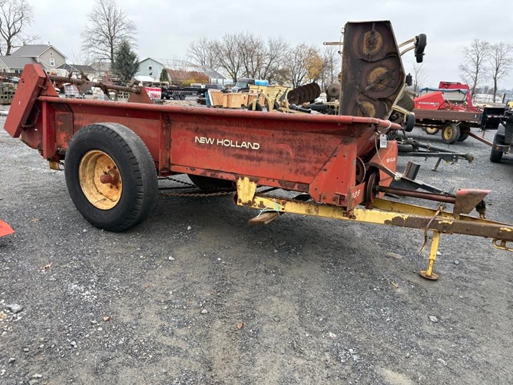 new-holland-329-image-1