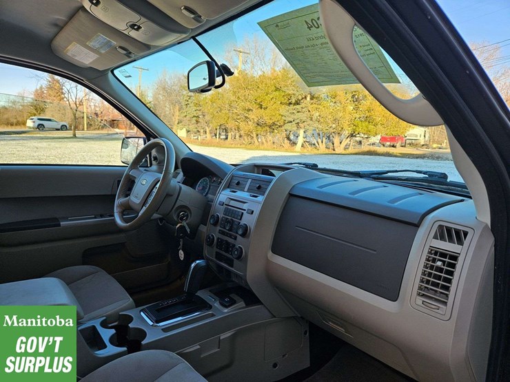 2012-ford-escape-hybrid-image-30