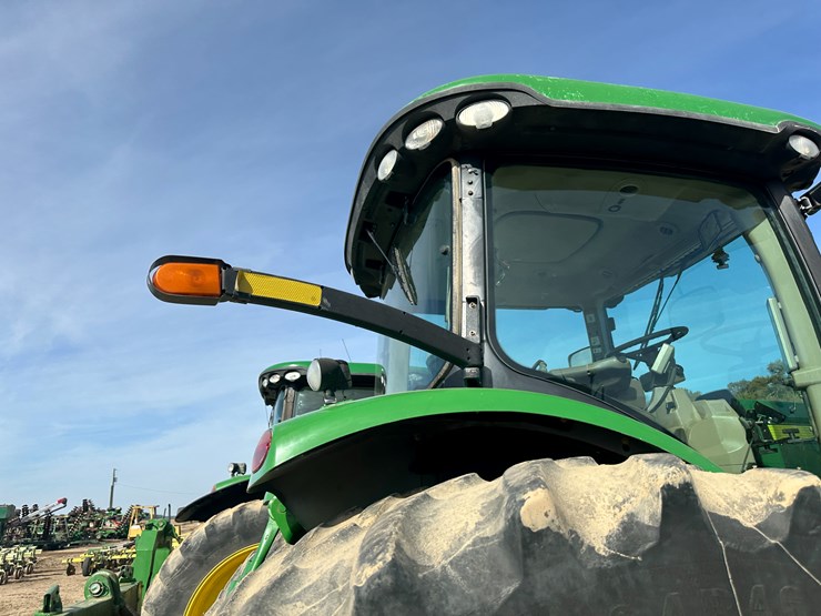 2010-john-deere-8295r-image-38