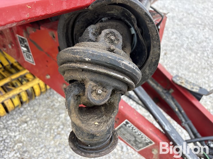 2005-new-holland-br780-image-12