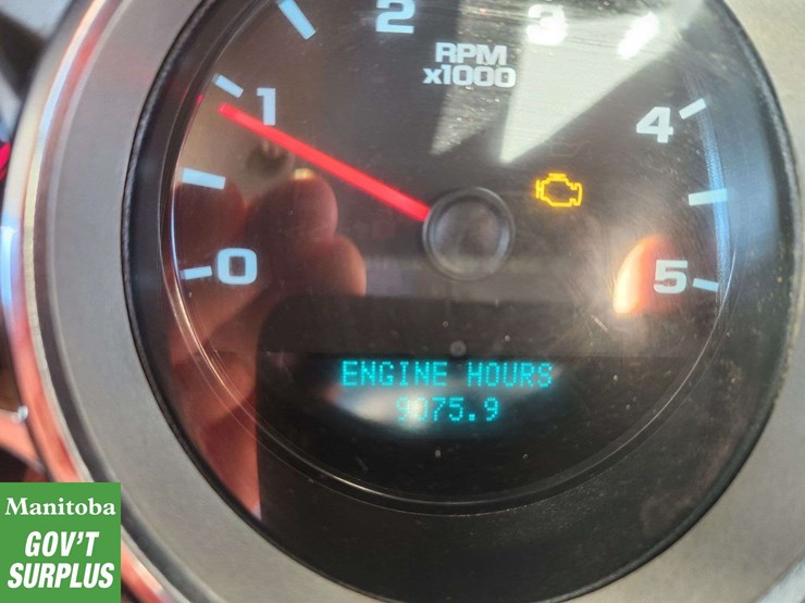 2013-chevrolet-silverado-3500hd-image-25