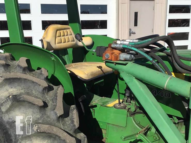 john-deere-2440-image-13