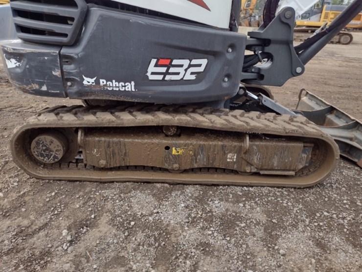 bobcat-e32-image-27