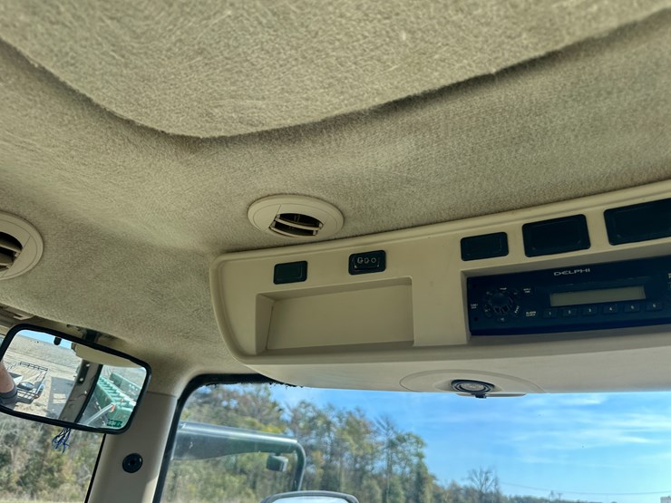 2013-john-deere-8285r-image-62