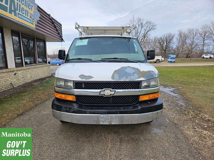 2011-chevrolet-express-1500-image-10
