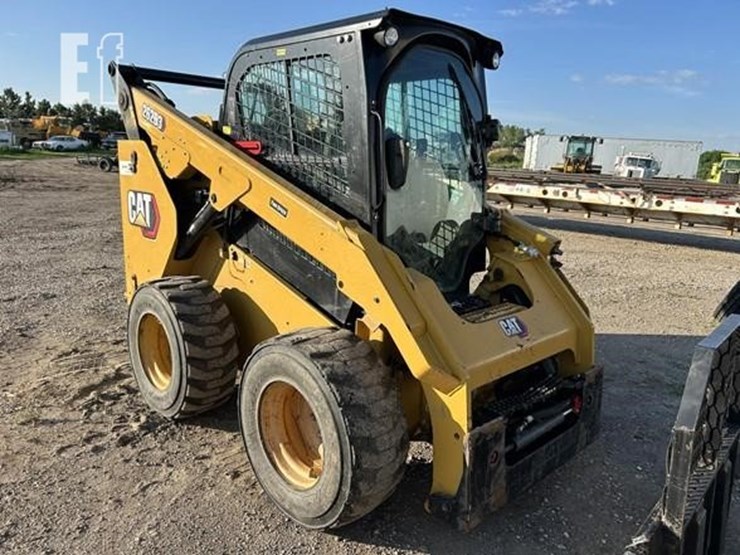 2019-caterpillar-262d3-image-1