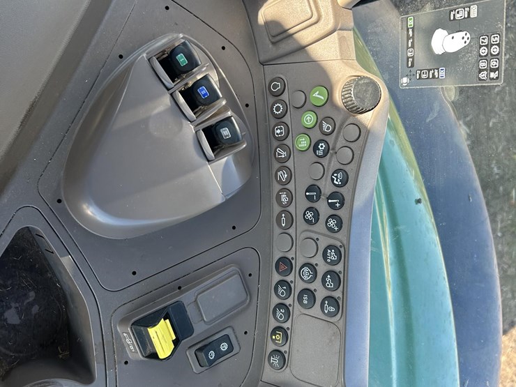 2021-john-deere-6175m-image-65