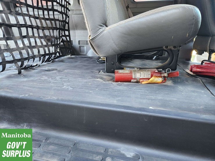 2012-chevrolet-express-2500-image-28