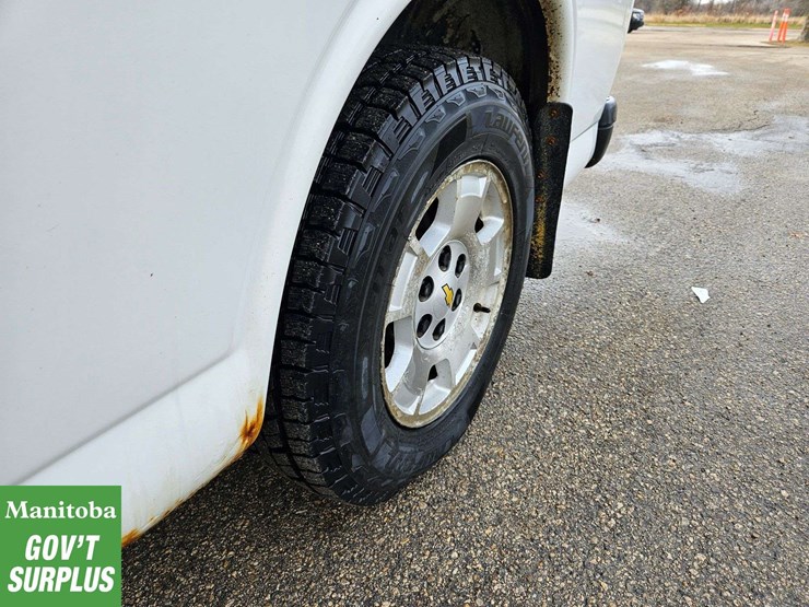 2011-chevrolet-express-1500-image-14