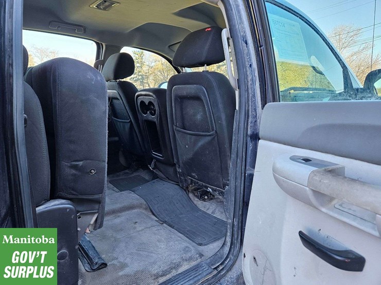 2012-chevrolet-silverado-2500hd-image-37