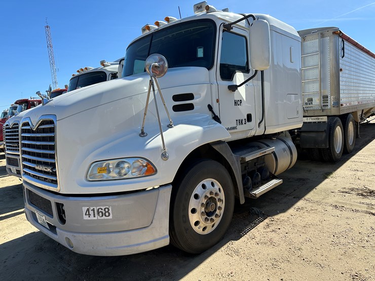 #33712-•-2011-mack-cxu-t/a-sleeper-truck-tractor-1m1aw09y5bm013138-image-1