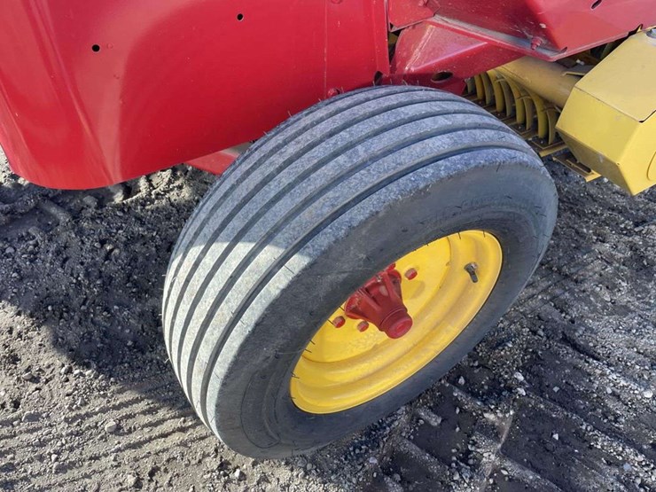 2022-new-holland-bc5070-square-baler-image-12