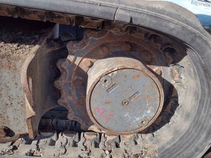 18-takeuchi-tb260cra-excavator-(qea-4048)-image-27