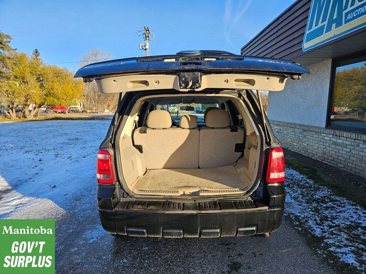 2012-ford-escape-hybrid-image-8