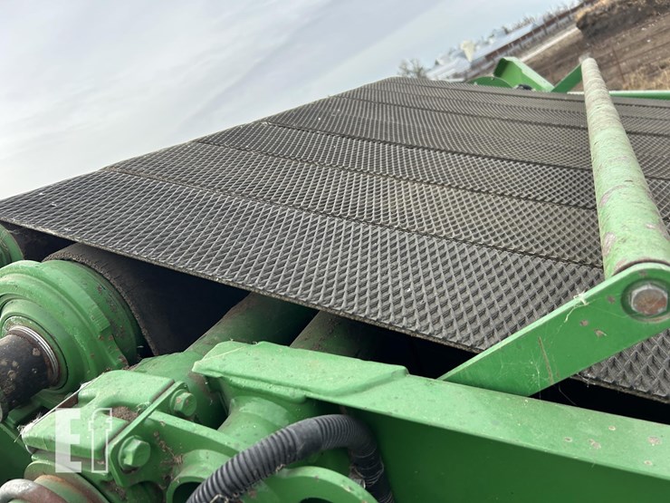 2018-john-deere-560m-image-38