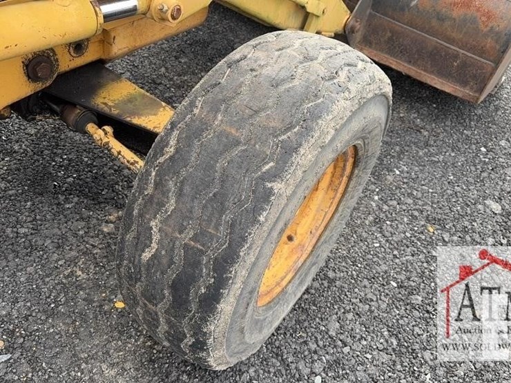 1996-ford-555d-image-13