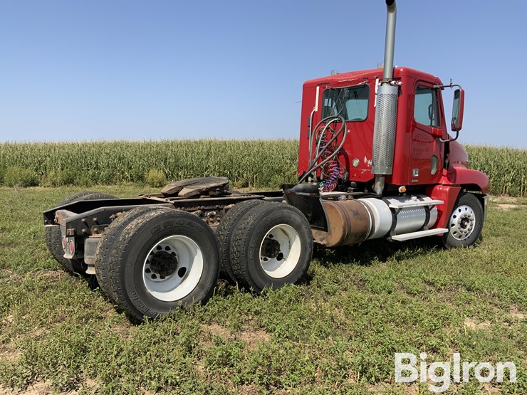 2007-freightliner-cst120-century-class-s/t-t/a-day-cab-truck-tractor-image-5