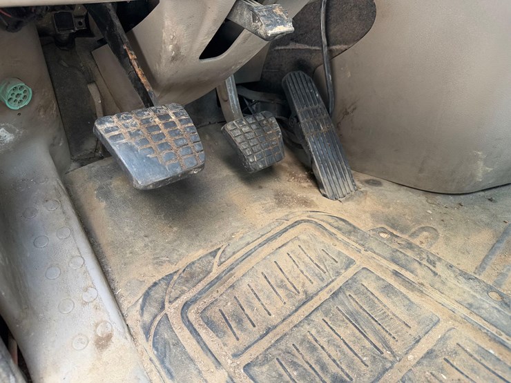 freightliner-semi-tractor-image-20