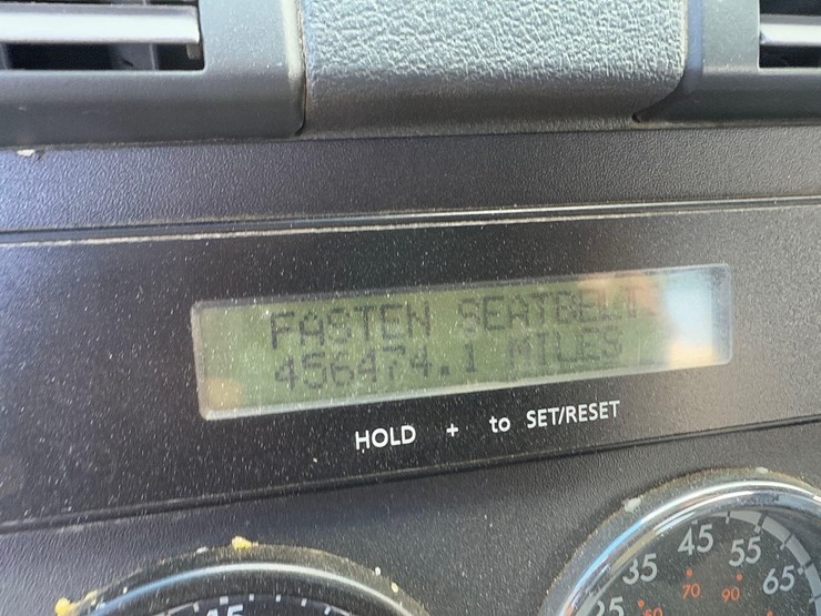 freightliner-semi-tractor-image-31