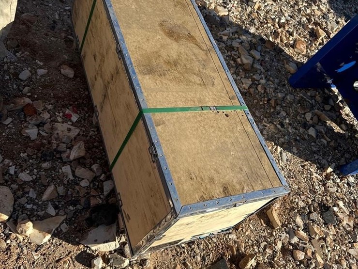 future-track-pin-press-machine-image-3