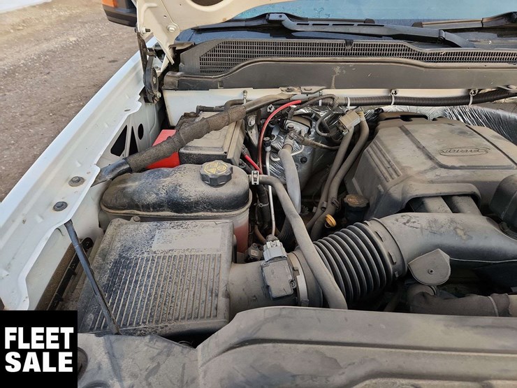 2015-chevrolet-silverado-2500hd-image-25