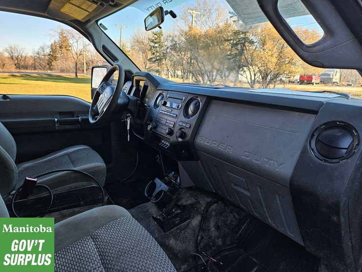 2011-ford-f350-image-28