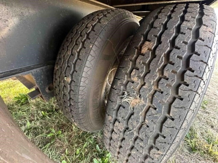 2016-maxey-26’-gooseneck-flatbed-trailer-image-19