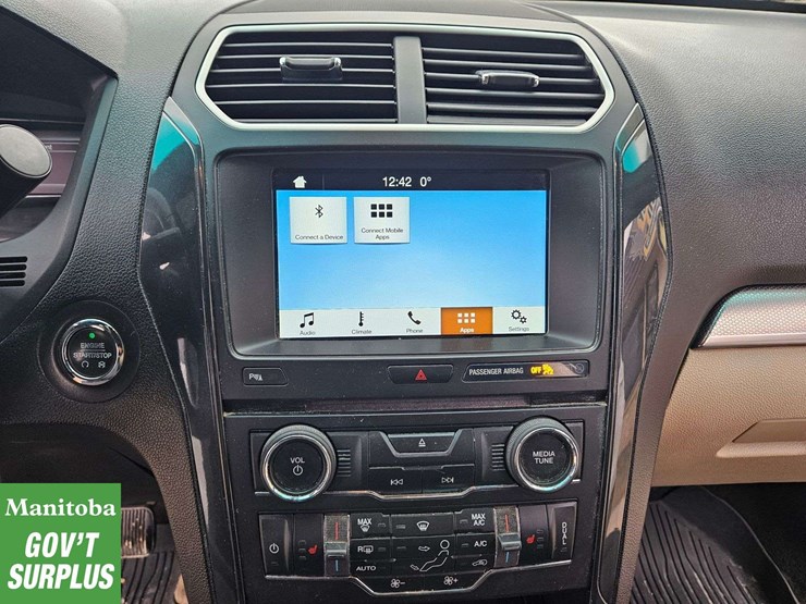 2017-ford-explorer-xlt-image-24