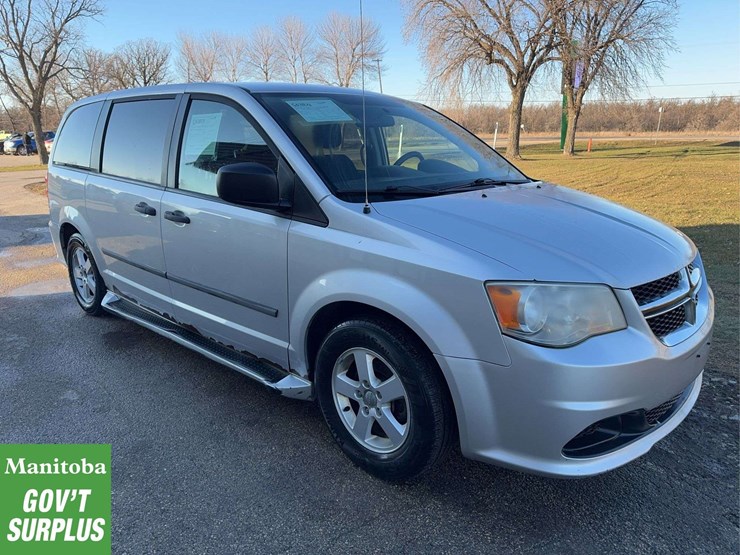 2011-dodge-grand-caravan-se-image-2