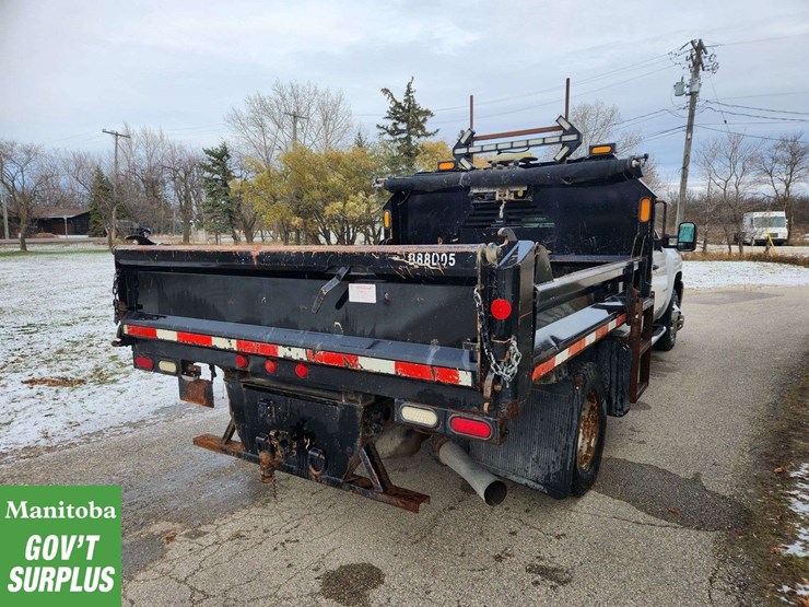 2013-chevrolet-silverado-3500hd-image-6