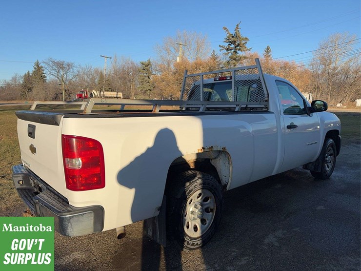 2011-chevrolet-silverado-1500-image-5