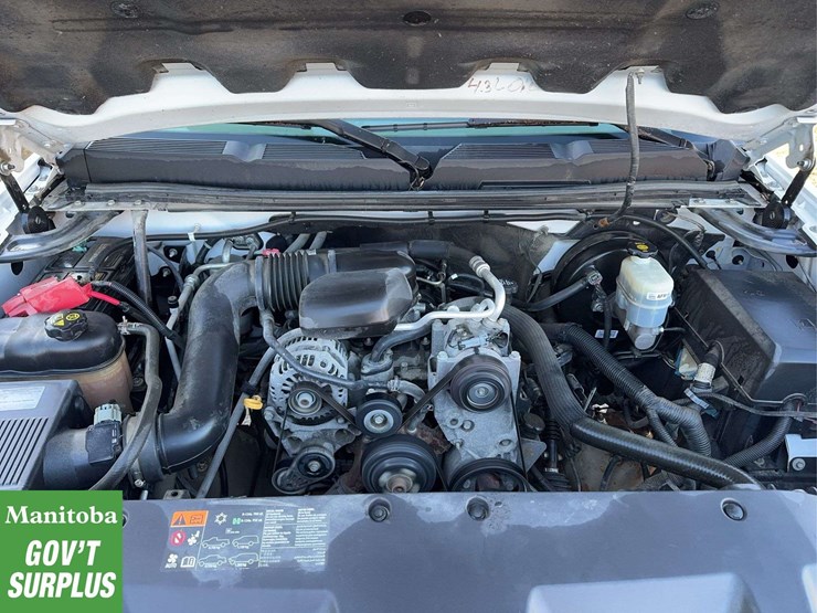 2011-chevrolet-silverado-1500-image-25