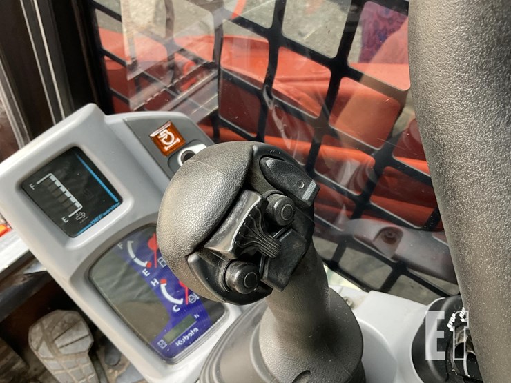 2020-kubota-svl95-2s-image-21