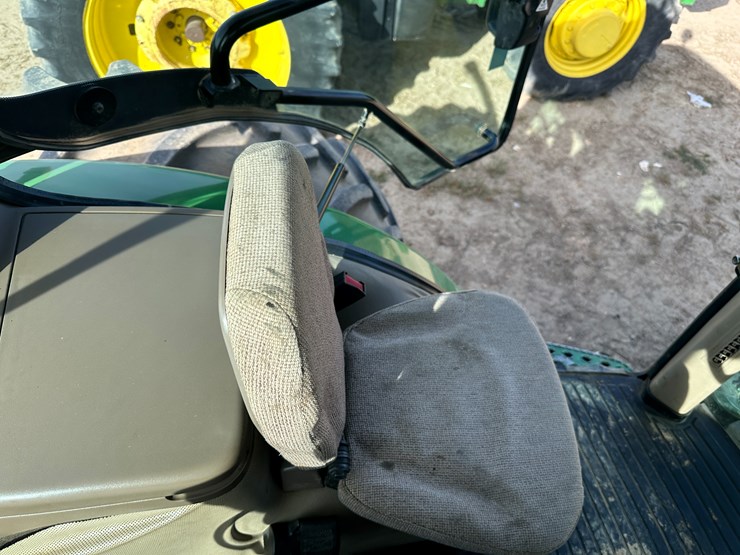 2010-john-deere-8295r-image-61