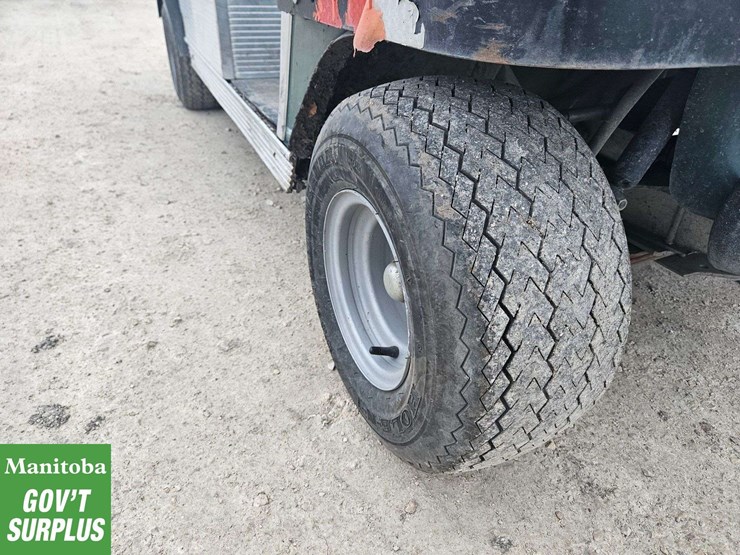 2011-club-car-turf-2-image-15