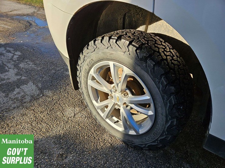 2016-chevrolet-equinox-lt-image-16