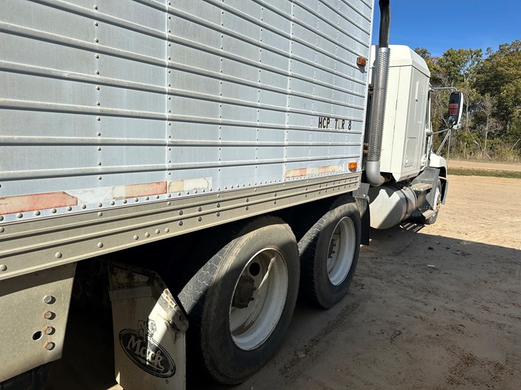 #33704-•-2011-mack-cxu-t/a-sleeper-truck-tractor-1m1aw09y8bm013165-image-3