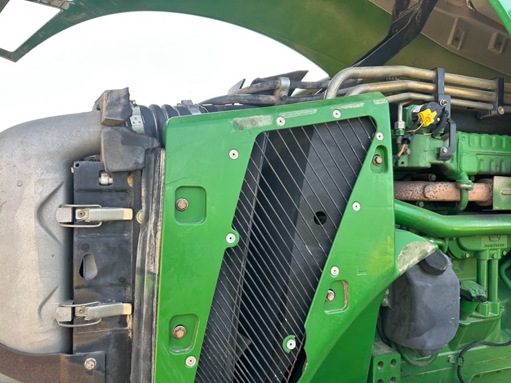 2010-john-deere-8295r-image-45
