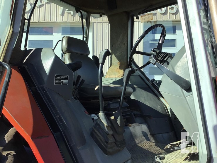 massey-ferguson-3680-image-11