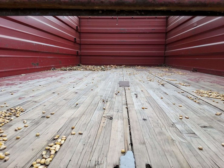 chevrolet-diesel-grain-truck,-5-x-2-speed,-single-axle,-runs,-weak-brakes,-wood-floor,-16ft-bed,-vin--1gbl7dig7bv106791-image-9