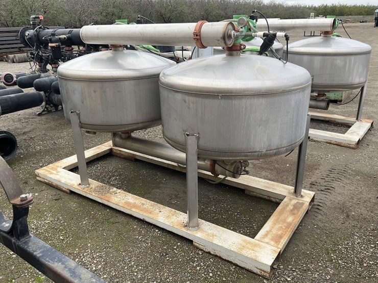 set-of-(2)-lakos-48"-s.s.-media-filter-pots-image-4