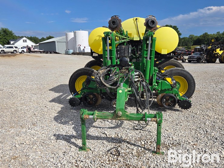 2019-john-deere-1775nt-image-2