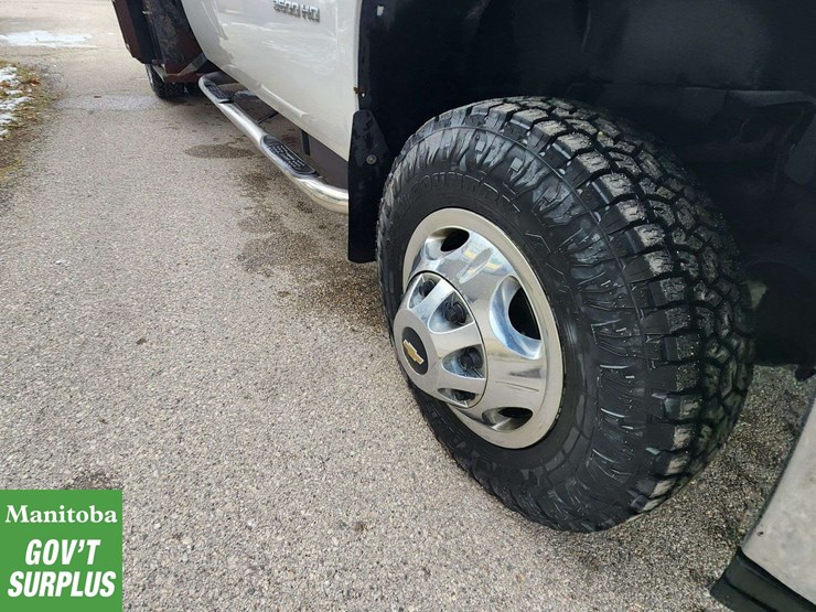 2013-chevrolet-silverado-3500hd-image-14