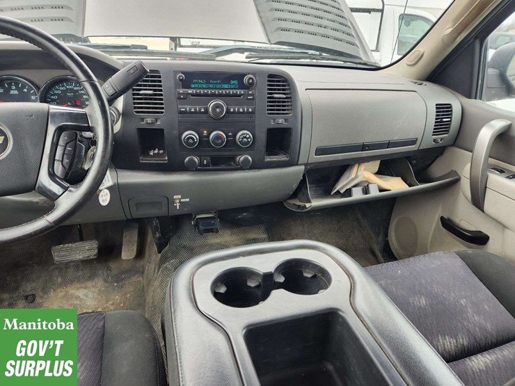 2012-chevrolet-silverado-2500hd-image-25